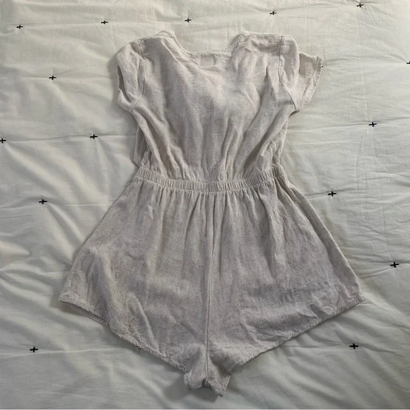 PRINCESS POLLY  Ditsy Tie Front Cutout Romper Beachy Size 8 US Linen Blend - Picture 3 of 7